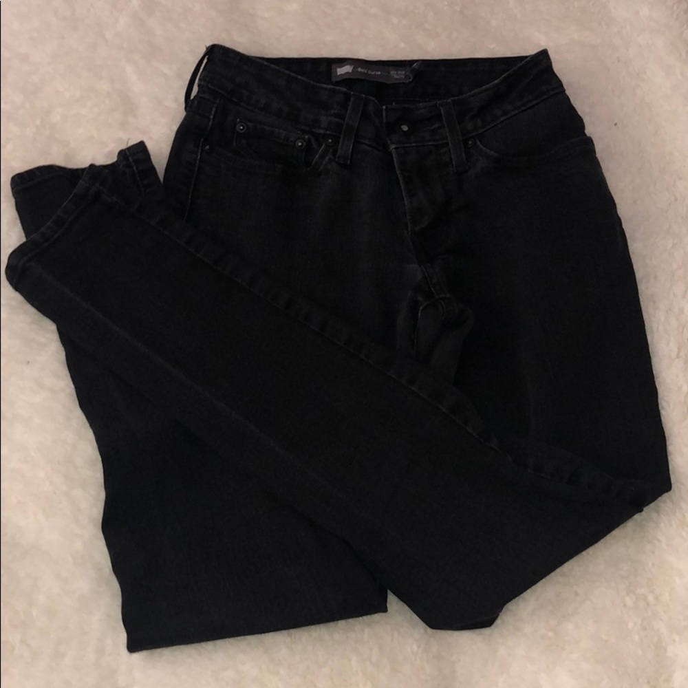 Levi’s mid rise jeans size 25
